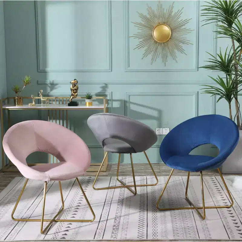 Fauteuil d’appoint rembourré en velours soyeux, rose avec piètement doré