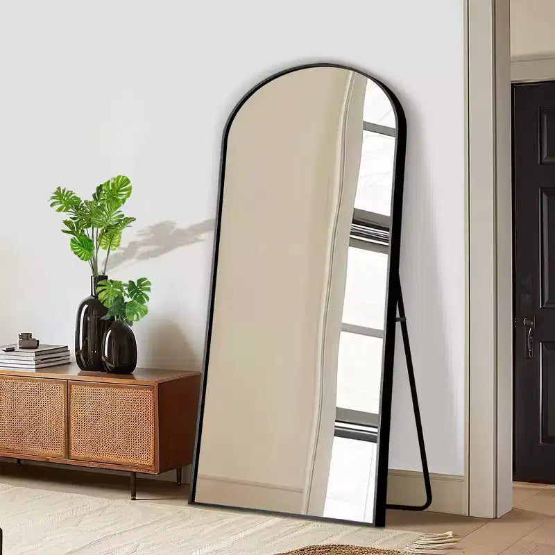 Miroir pleine longueur de 71 x 32 avec sommet arqué à angle droit et cadre fin en alliage d’aluminium
