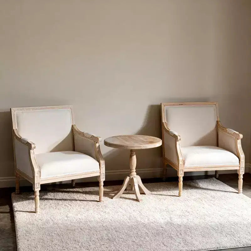 Fauteuil d’appoint français, cadre traditionnel en bois, revêtement en lin, finition vieillie, modèle individuel