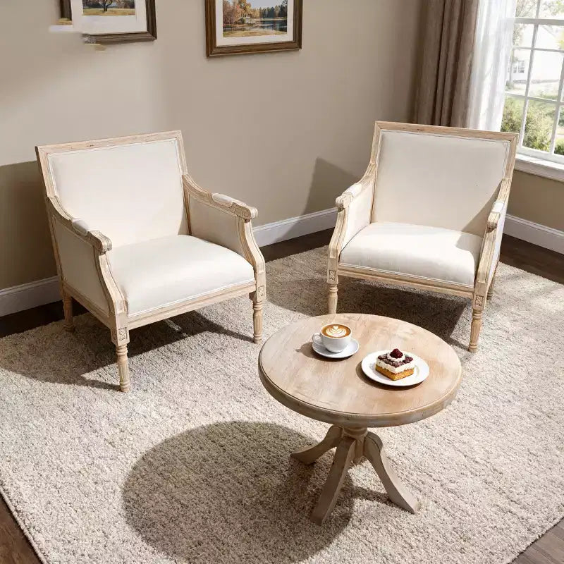 Fauteuil d’appoint français, cadre traditionnel en bois, revêtement en lin, finition vieillie, modèle individuel