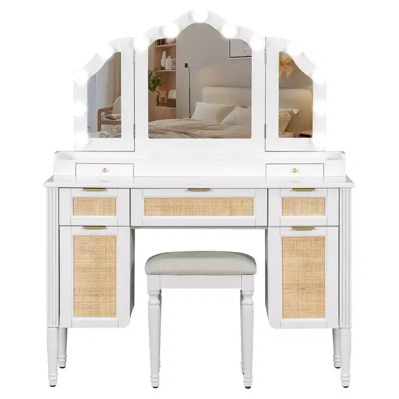 Coiffeuse à miroir triple pliant de 44.37 pouces avec 13 ampoules de style Hollywood et 3 modes d’éclairage, grande station de recharge avec 5 tiroirs et étagères, blanc